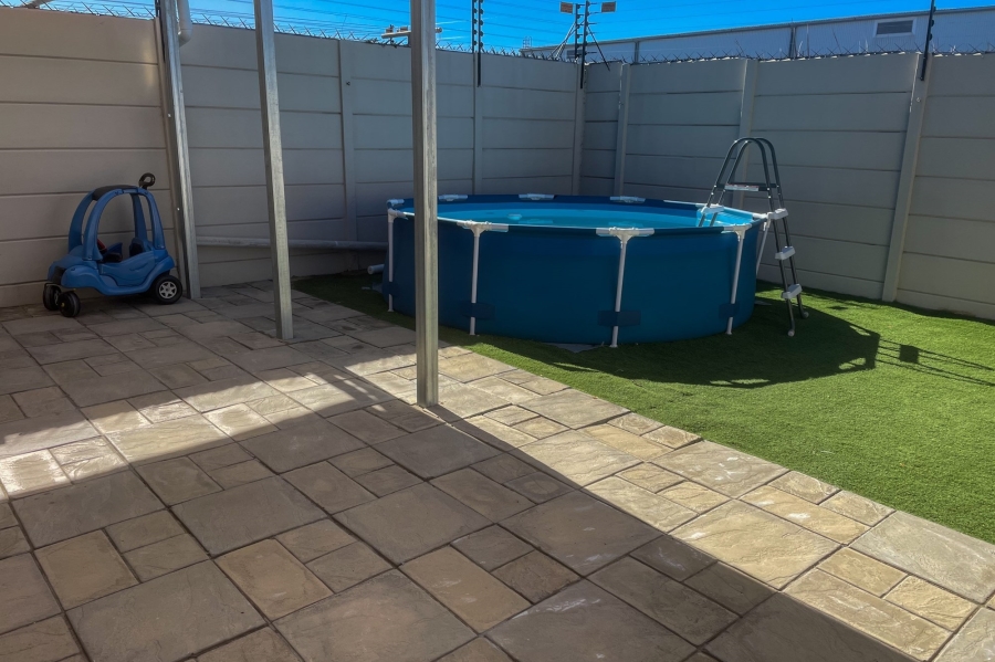 2 Bedroom Property for Sale in Hagley Western Cape